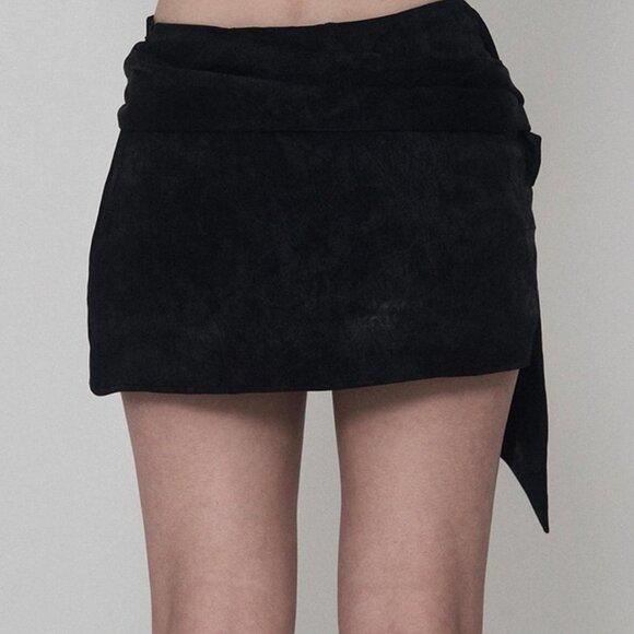 Jacquard Satin Set Up Tie Hook Mini Skirt - Picture 5 of 5